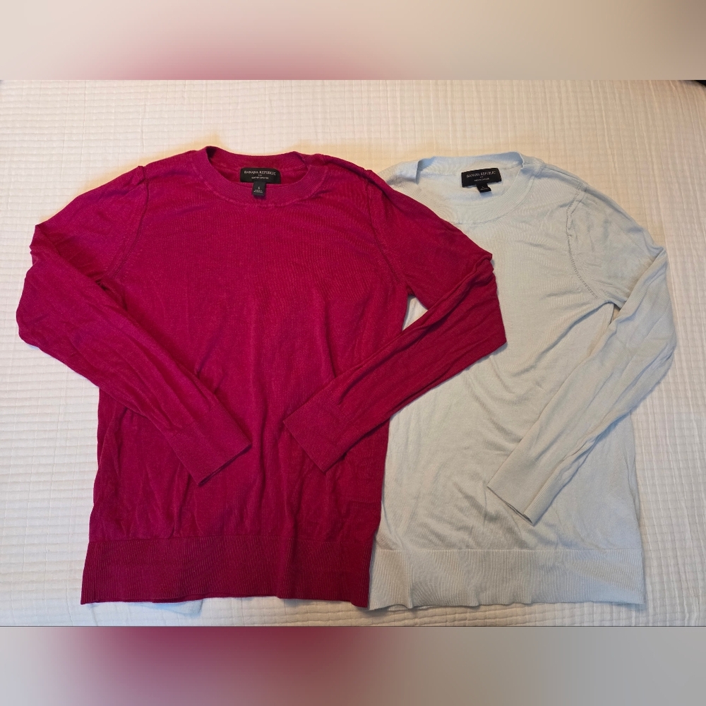 Banana Republic 2 Thin Knit Sweater Bundle.